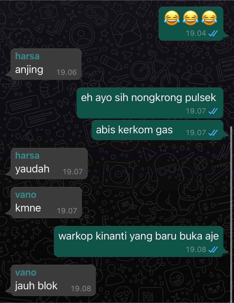 letterstofriday's tweet photo. #yujeenyugene few tweets au

golden retriever bf x black cat bf energy https://t.co/50SEUhWNkN