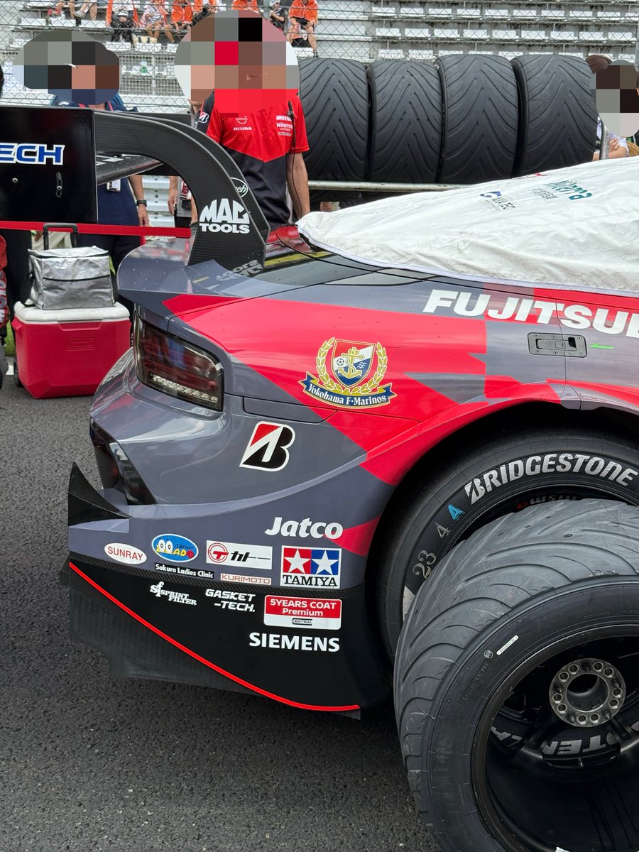 RX300F_White's tweet photo. スーパーGTでもマリノス確認🇫🇷
23号車は残念な結果でしたがサインも貰えて大満足です！
車のミニカーコレクションにグッドスマイル号が増えました！
#SUPERGT
#fmarinos
#fightergsr https://t.co/f70KE4ubFR
