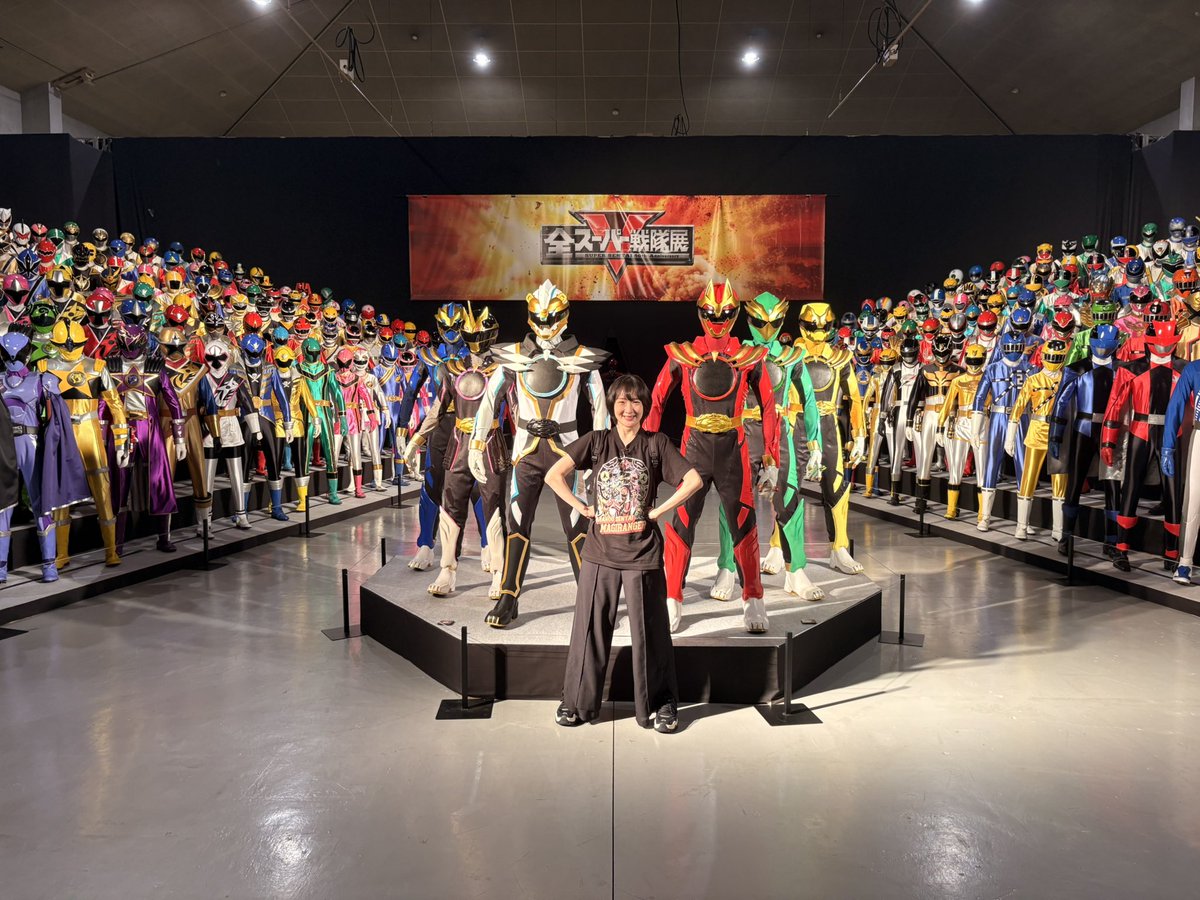 ikoma_chandesu's tweet photo. 生駒の夏休みの思い出。
（もう生駒は夏休み終わりました）

全スーパー戦隊展に行きました。
泣きました。
みんなかっこいいです。。ガオレッドのアクスタ買いました。
やはり、ヒーローは必要です。

ひらぱー兄さんはいませんでした。 https://t.co/cvAtU7D7n8