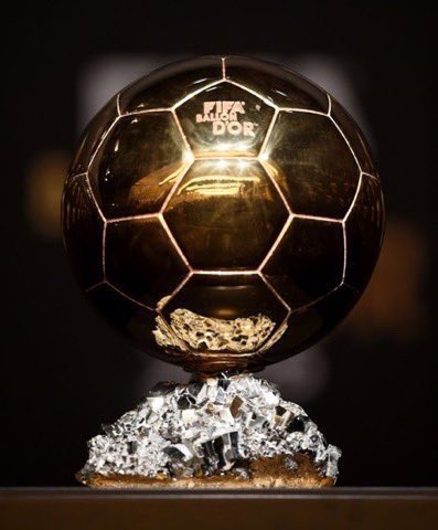 _BeFootball's tweet photo. 🚨 Walid Acherchour 🎙️ : « Je pense que Kylian (Mbappé) 🇫🇷 VA L’AVOIR LE BALLON D’OR. JE TE LE DIS. 😳🌕

Plus ça avance, plus je pense que Kylian va l’avoir. Je pense que la force des 10 buts en Coupe du Monde, d’être le meilleur buteur de l’Histoire,Pichichi en Liga et LdC…

Sur l’aspect individualité, IL Y A UN MONDE OÙ MBAPPÉ L’A. 

Ceux qui pensent qu’il ne peut pas l’avoir, JE VOUS DIS SINCÈREMENT QUE VOUS VOUS TROMPEZ. »

(Twitch)