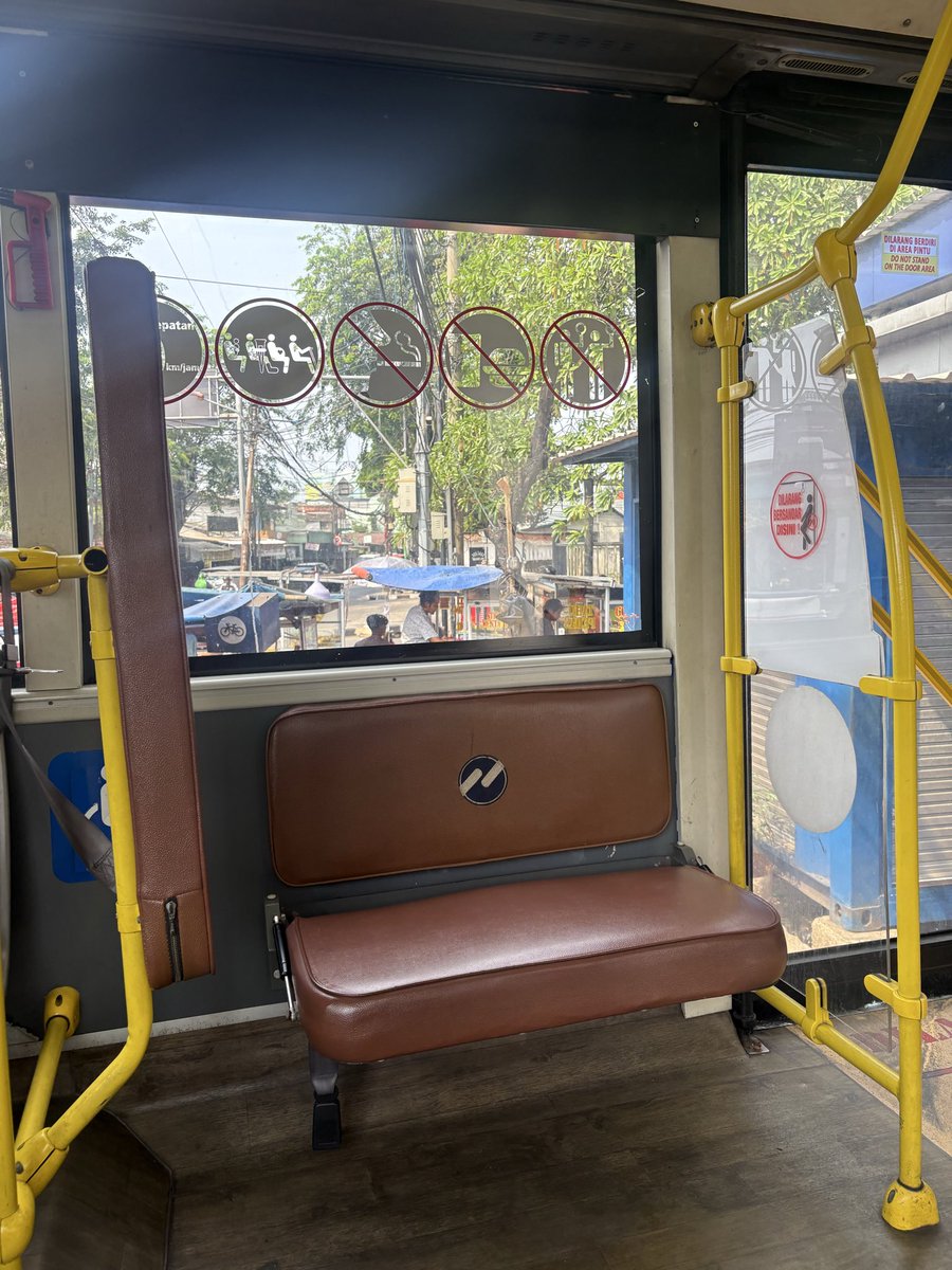 pinaqi0's tweet photo. masih miskin, jadi harus kerja 💪🏻 https://t.co/j3CgBsKL30