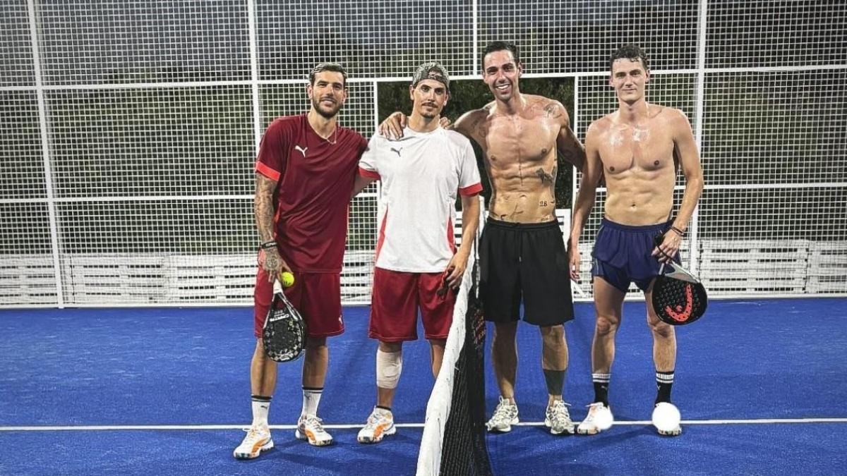 sparty_official's tweet photo. @FcOnesti1908 il protagonista in questione mentre era "infortunato" e i suoi compagni si apprestavano a giocare le 60esime partite stagionali dopo il fallimento doloroso in finale di champions.... https://t.co/jlL4pbCu9j