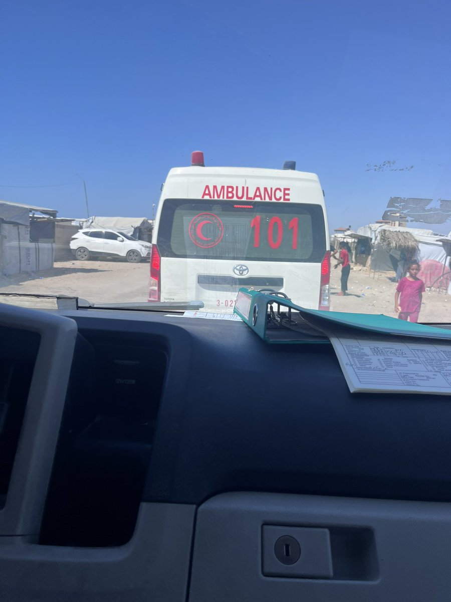 abdazizmo7amd's tweet photo. We are still working for continuous days to deliver patients to the crossing and work in the Gaza ambulance

There is no comfort in our work

Two days in a row at work and my wife  needs care and my daughter needs food and water

https://t.co/kRPWleo7At

https://t.co/RLW6qzbPpB https://t.co/9Wri0vMxTk