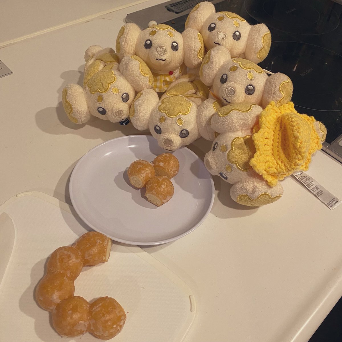 mainitimochi's tweet photo. ポンデリングは1人1玉までだからねー https://t.co/y8aFkmI6dj