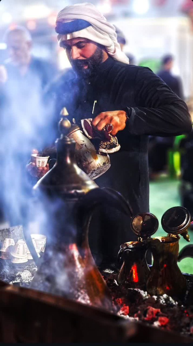 CameraIt85764's tweet photo. عشق به حسین (ع) هرگز خاموش نمی‌شود. از ایران تا کربلا، یک مسیر عشق است. 
#ملت_عاشورایی
 #یا_لثارات_الحسین https://t.co/BL6RJoDfbM