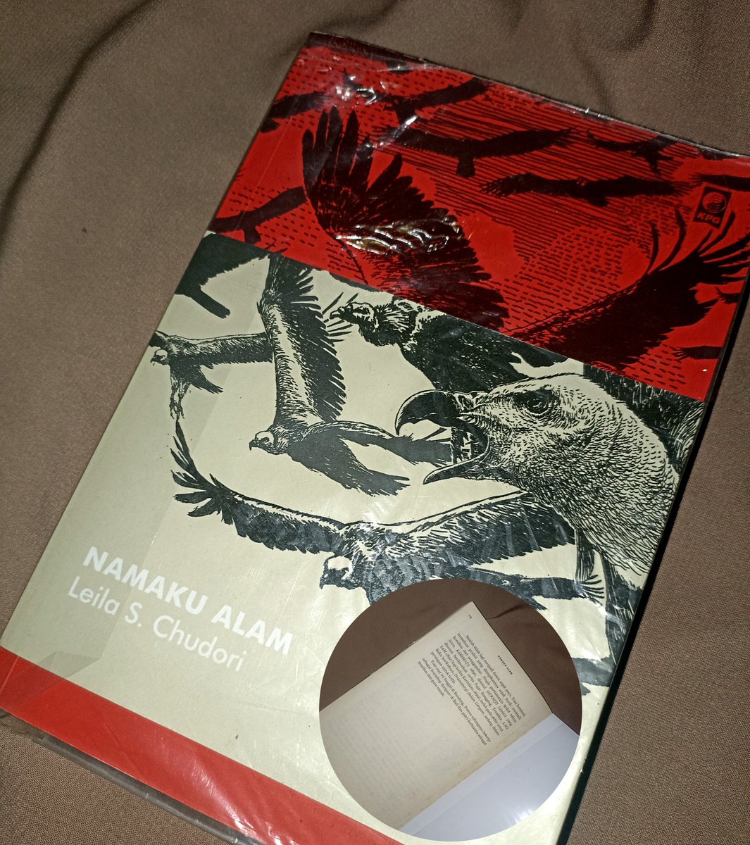 slemonts's tweet photo. 📚 GIVEAWAY BUKU! 

Hiii, aku mau giveaway buku Namaku Alam. 

Syarat cukup RT, FAV tweet ini dan reply apa aja. WAJIBBB DIBACA KALAU MENANG!!! Ongkir ditanggung pemenang yaa. 

End 16 Agustus 2026. https://t.co/TvTFhvuxrN