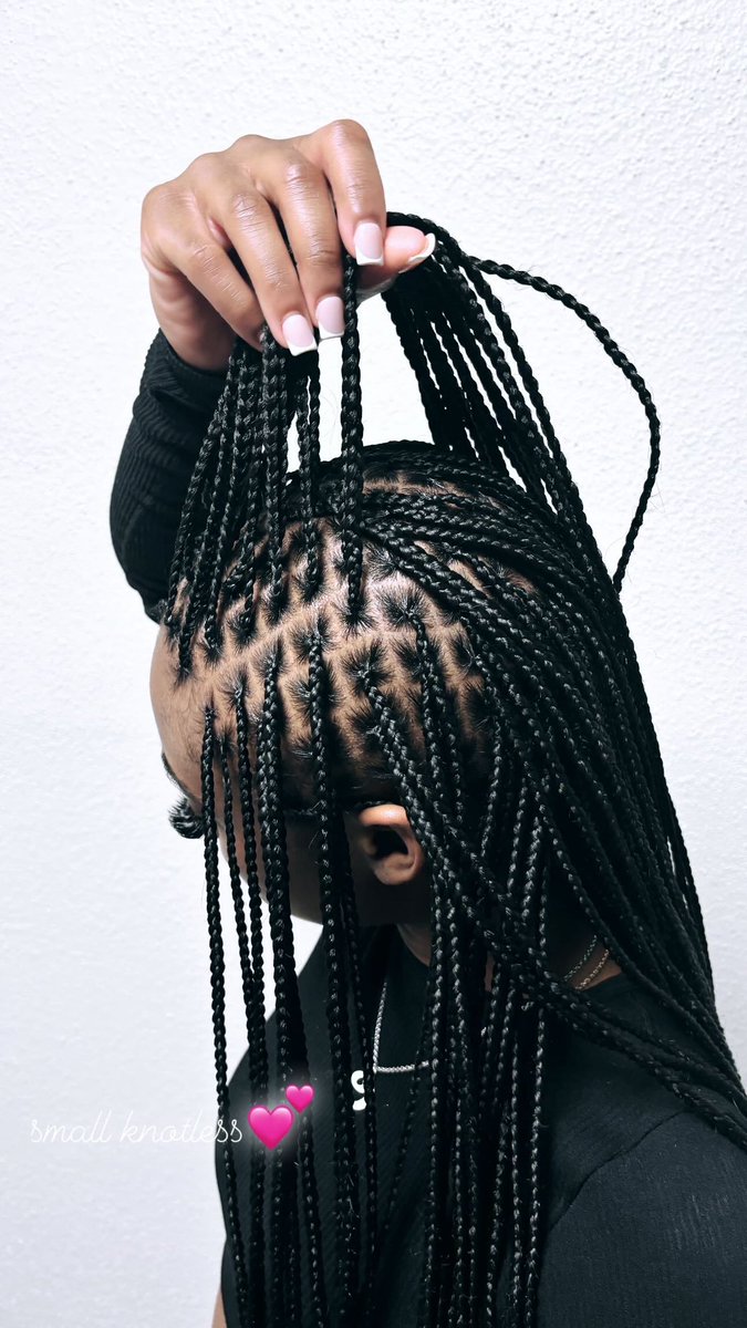 Nexiraluv's tweet photo. when you ask for small knotless💕 https://t.co/TefQdr2mf3