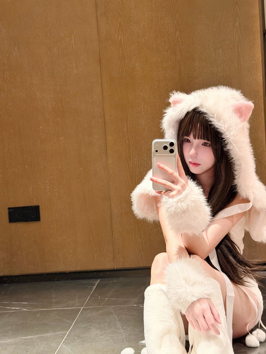 lanjariayuu's tweet photo. 才19就想被调了，咋办 #反差婊 #御姐 #母狗 https://t.co/OPB2FiG7Th