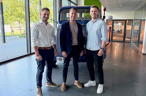 StartingUp_Mag's tweet photo. 🚨 Exit-News im LogTech-Sektor!
Nach dem strategischen Investment Anfang 2025 macht #TIMOCOM jetzt Nägel mit Köpfen und übernimmt das Kölner Start-up #Aparkado (bekannt für die https://t.co/wmyxKxYHQs) vollständig! 🚛💥: https://t.co/uus6dPmJnC https://t.co/LebXcSAbCo