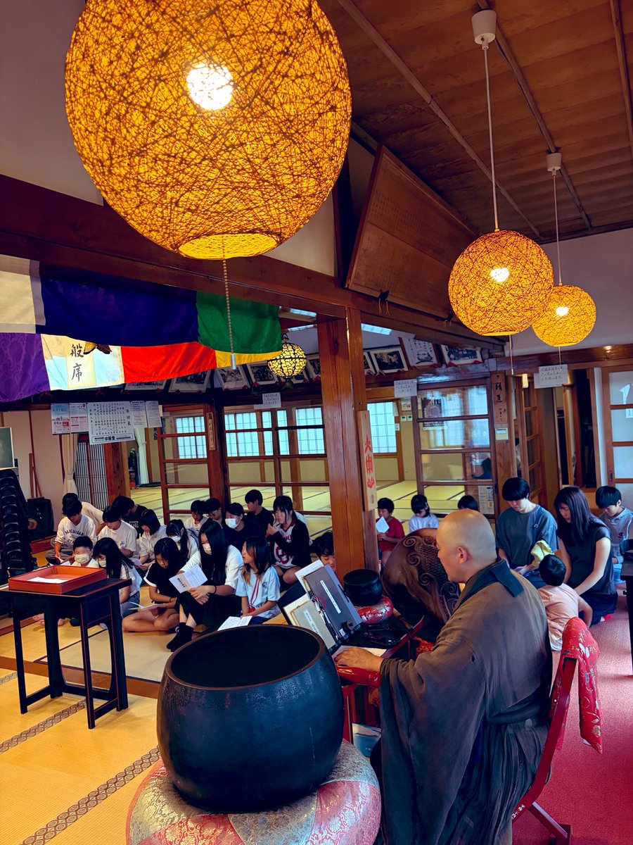 ekouzenji's tweet photo. 1日〜3日まで行われたこども座禅会は無事円成致しました。雨模様が多かったですが、今年も沢山のこどもたちが訪れ良い座禅会となりました。
来年も行いますので1日だけ参加から気軽にお越しください。
#岩沼
#宮城
#こども座禅会
#臨済宗
#妙心寺派
#恵洪寺
#参加無料 https://t.co/yCxyV0ONxh