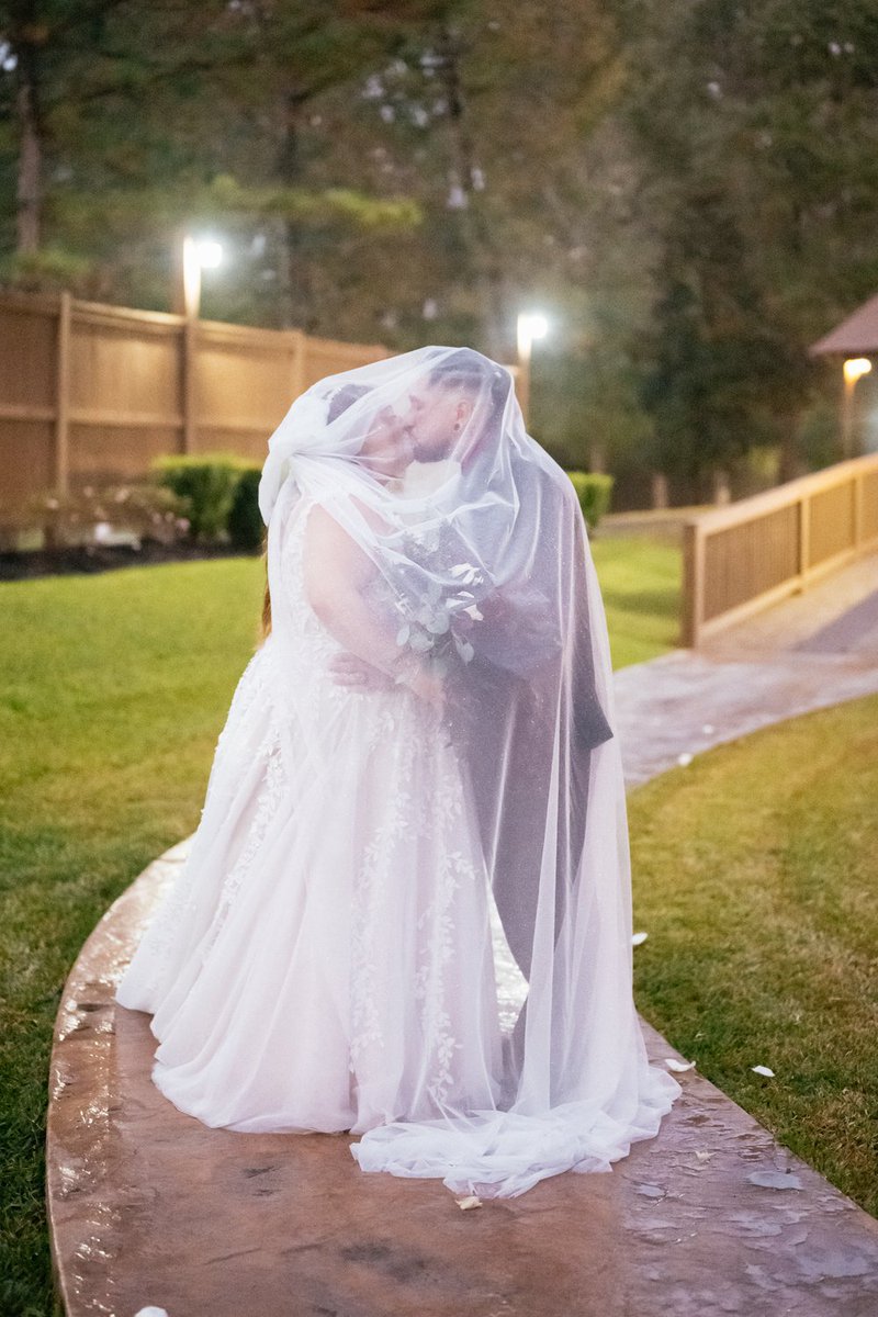 exquisitehtx's tweet photo. In a world full of choices, love is the promise to choose you again and again. Today marks the beginning of forever, hand in hand.

#HoustonWeddings #AustinLove #DallasMarriage #exquisitehtx https://t.co/JizuUqqd4f