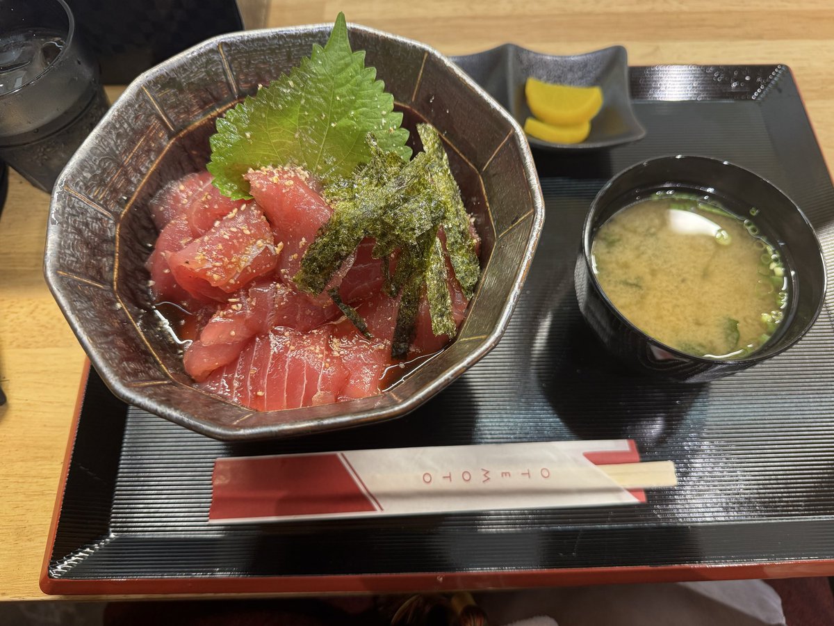 kinka2095's tweet photo. ハロ–ケイスケさんと芦谷くんで
マグロ丼やさんを8月6日から
オ–プン！！
11時から12時から始まり
19時までやってるって

めっちゃ美味しかったですよ
　
田無駅から10分のとこです♪
皆さま行ってみてね

〒188-0004 東京都西東京市西原町一丁目３ー７塚田ビル　どんぶりころころ

#マグロ丼
#田無駅 https://t.co/O1p9PBqSwi