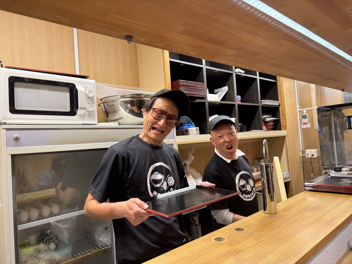 kinka2095's tweet photo. ハロ–ケイスケさんと芦谷くんで
マグロ丼やさんを8月6日から
オ–プン！！
11時から12時から始まり
19時までやってるって

めっちゃ美味しかったですよ
　
田無駅から10分のとこです♪
皆さま行ってみてね

〒188-0004 東京都西東京市西原町一丁目３ー７塚田ビル　どんぶりころころ

#マグロ丼
#田無駅 https://t.co/O1p9PBqSwi
