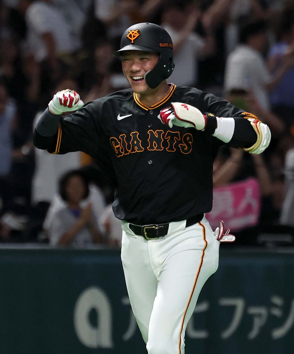 TokyoGiants's tweet photo. ／
＃JERAセ・リーグ 速報⚾️
＼

＃月間JERAセ・リーグAWARD 6・7月度の大賞候補となる「ジャイアンツ代表」は ＃坂本勇人 選手に決定！

8/3(月)19:00～ #JERAセ・リーグレジェンドLVE 内で6人のレジェンドOBによる選考会で月間大賞選手が決まります！

AWARD6・7月ノミネート選手👉
https://t.co/cnRHppmDRW

#JERA 　#灯セ