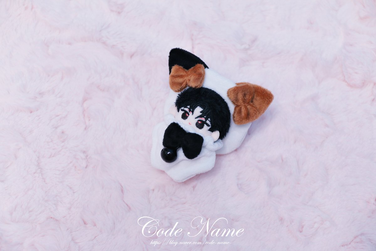 Somde_Name0v0's tweet photo. 🐱 RT 추첨 🐱) 
곧 다가오는 세계 고양이의 날을 맞이하여 추첨 한 분께 우리 같이 올망졸망 고양이를 보내드립니다.
깜냥, 흰냥, 삼색냥으로 사이즈는 10cm, 5cm 중 고르실 수 있으세요. :)
발표는 올망졸망과 함께 8일 저녁에 할게요! https://t.co/XpNjO8Iix7