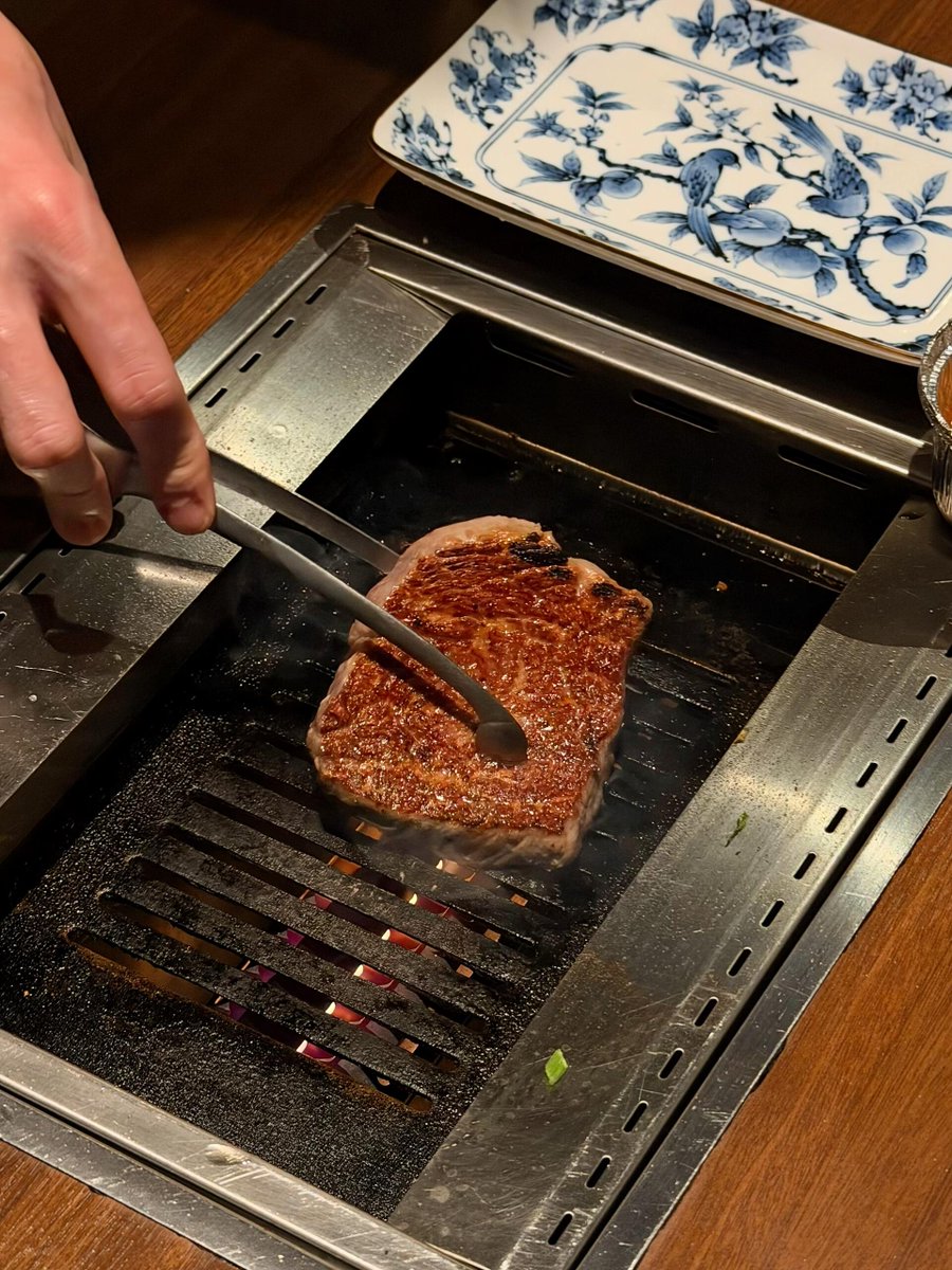 cochemdfsf's tweet photo. Sizzling A5 wagyu on the grill 🔥, served with fresh wasabi and salt🧂 — the ultimate Japanese steak experience!🥩✨ https://t.co/fjDtkR4jsM