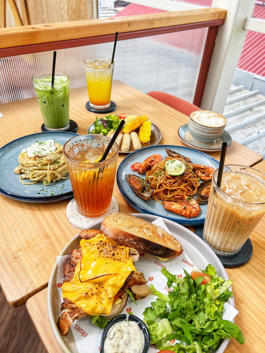 singgahmana's tweet photo. Patutlah viral. Memang sedap rupanya. Definitely worth a visit. 🌿✨

📍Ekues Cabin Cafe, Putrajaya https://t.co/GBHTfEFTDQ