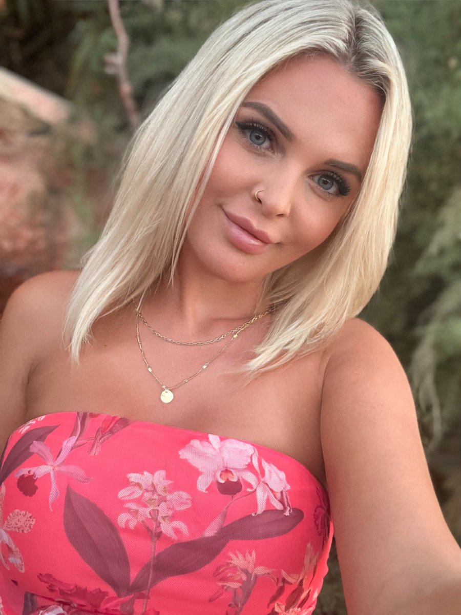bhad_jenny666's tweet photo. Guten Morgen! Ich versüße dir KOMPLETT die neue Woche!
#onlyfansgirl #onlyfansmodel #germanmodel #onlyfansde #onlyfansdeutsch #blondegirl #sexyblonde https://t.co/DUJ1mM74uz