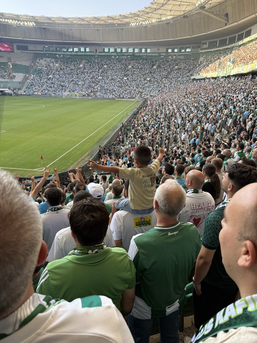 MitOdaci's tweet photo. Nasıl yeneceksin ki ? 🤍💚🐊🇹🇷 https://t.co/APqHA5LiBR