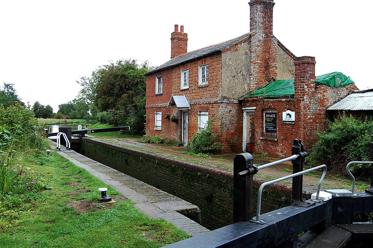 retired_tom's tweet photo. My photos from #August 2010
@CanalRiverTrust #OxfordCanal #LittleBourton #Banbury #Lock #Bridge #LiftBridge #HistoricBoatYard #Narrowboat #Reflections
#Canals & #Waterways can provide #Peace & #calm for your own #Wellbeing #Lifesbetterbywater #KeepCanalsAlive https://t.co/juKuLsQ4vL