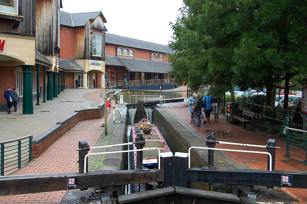 retired_tom's tweet photo. My photos from #August 2010
@CanalRiverTrust #OxfordCanal #LittleBourton #Banbury #Lock #Bridge #LiftBridge #HistoricBoatYard #Narrowboat #Reflections
#Canals & #Waterways can provide #Peace & #calm for your own #Wellbeing #Lifesbetterbywater #KeepCanalsAlive https://t.co/juKuLsQ4vL