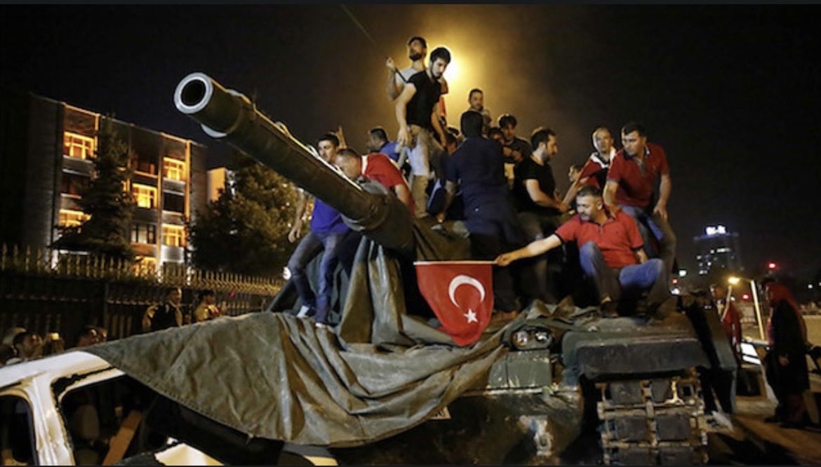 elturqo tweet media