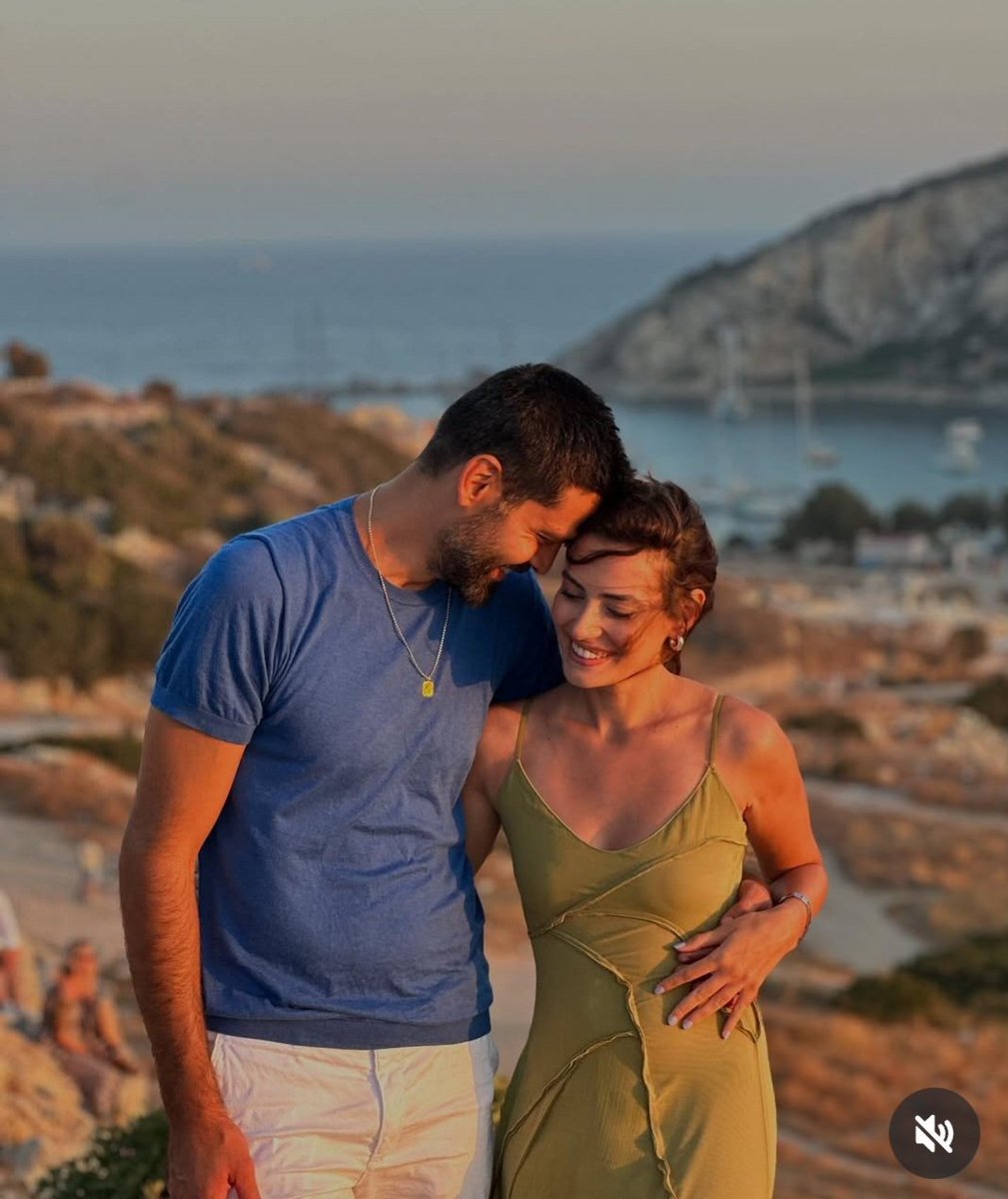 nergisalanmelek's tweet photo. Günaydın arkadaşlar. 
#YağmurÖztürk 
#ErkanMeriç https://t.co/CdSJAQsbqC
