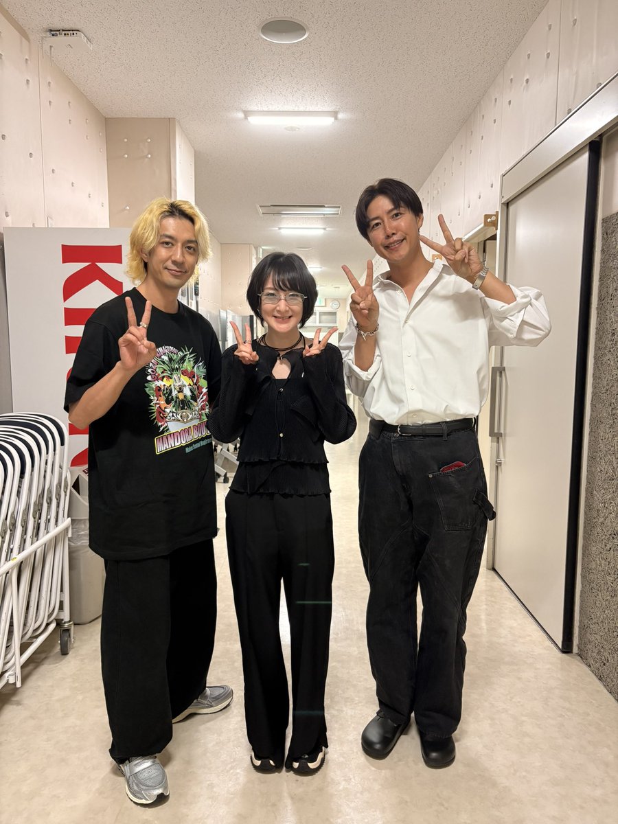 ikoma_chandesu's tweet photo. 生駒のお兄ちゃん#松本寛也 さんこと
マジイエローさんと
この為に生駒大阪行きました
#さいねい龍二 さんことデカレッドさん。

いひひひひひひ。
生コメンタリー最高でした！
まじ、周年映画よろしくお願いします！
待ってます寛也さん！！ https://t.co/RDAKI93viR