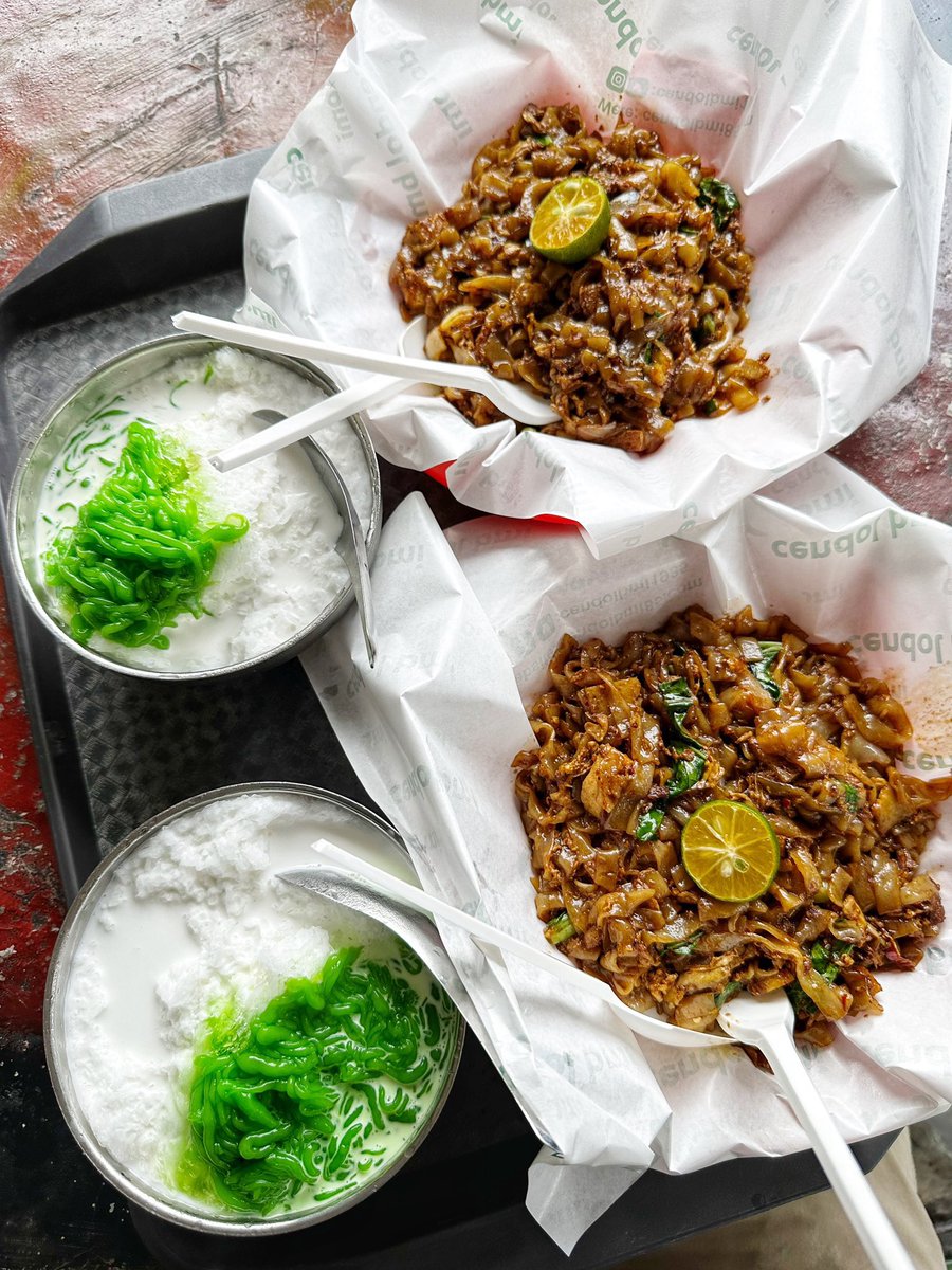 singgahmana's tweet photo. Setiap kali teringin nak makan cendol, mesti akan datang kat sini. Cendol dia sedap, berlemak santan. Makanan goreng-goreng pun murah. https://t.co/WKiM7HB9FW