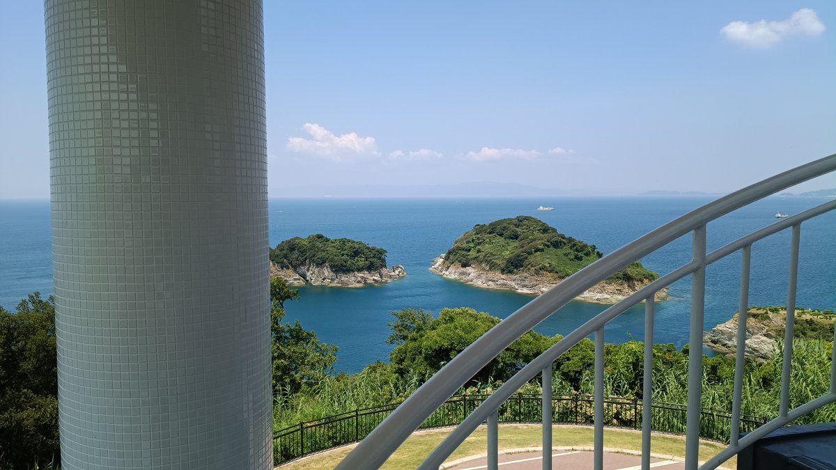 changesyuuki's tweet photo. 灯台と展望台が融合している🫡
#雑賀崎灯台
#和歌山 https://t.co/lLWIczPQG6