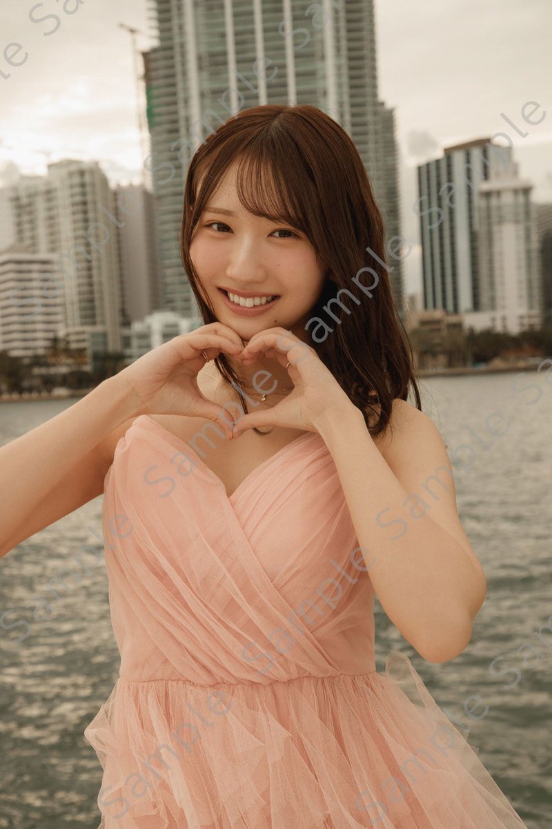 modelpress's tweet photo. 日向坂46藤嶌果歩、1st写真集「果実の歩幅」発売・誕生日記念YouTube生配信開催

📝8/5（水）20時半ごろ～
https://t.co/AcXnGKOJq3

“プリンセスかほりん”胸キュンカット含む
超豪華W特典も公開📸 https://t.co/6sbBj67ul0