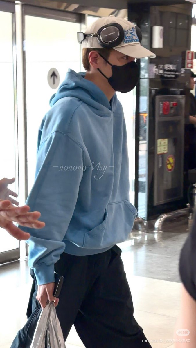 Naaoxo701's tweet photo. Safe Flight Taeyong #태용 ✈️

https://t.co/wUGZaFJEAV https://t.co/XS58fq4AQx