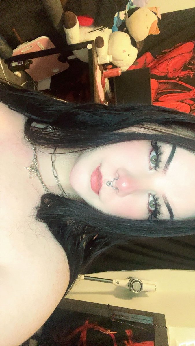 decayedbunni's tweet photo. fav pics of me evaaaaa 🤭 https://t.co/9CkL4zxUBK