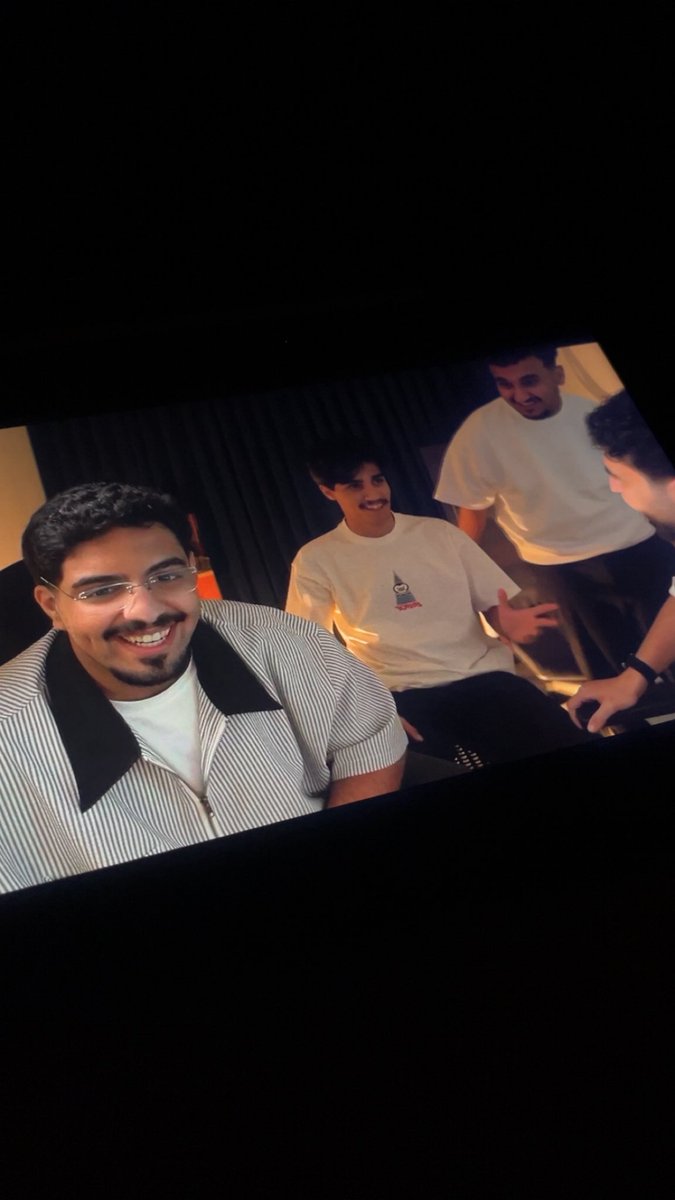 reeemaBT's tweet photo. بث خفيف سريع بس رهيبببب🕺🏼💛 https://t.co/4sRnleIbmz
