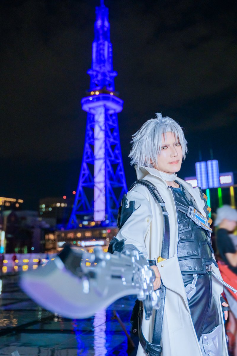 jpckouki's tweet photo. FF14 サンクレッド
再掲

続・コスサミの思い出。
これは去年の。ステージ後の屋上！初めて撮りました！
がしかしその後熱中症寸前となり即ホテル帰宅となったのであった…笑 https://t.co/BZJfLLHId6