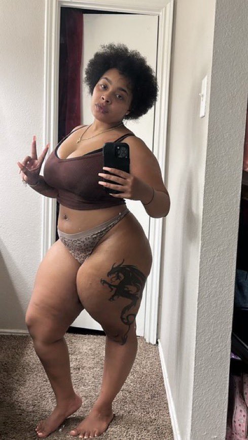 Lissaa009's tweet photo. Am available for FaceTime, sextin, masturbating, custom dm for menu #Chicago 
 #chicagomeetups #chifreaks #chimeets #freaks #chicagofreaks #chicagomeets #illinoismeetup #Illinois #NSFW #ass #bbw #nsfwtwt #facetimefreaks #pawg #buyingcontent https://t.co/1YvFQsbDTx