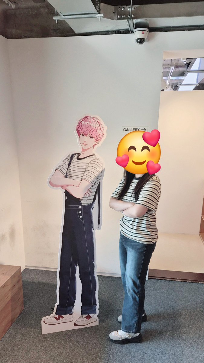 AceLucin69's tweet photo. 플리메이트에서 만난 갱갱님과 십카페😍
들어갈때 미리 
-위버스 온라인멤버십카드(실물X)
-신분증
-메일로 온 줄서기확정 링크 준비하기
그러면 입장하시는데 시간 덜 걸려요
바뀐 뒤의 십카페는 제가 느끼기에는
전에 보다 좀 조용한것 같아요
입장럭드는 놔💜 
그리고 봉구랑 사진 찍기😍💗 https://t.co/LQIac7pZJk