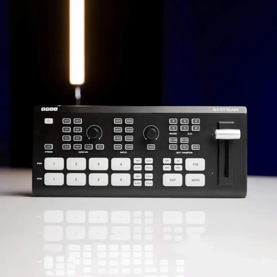 osee_tech's tweet photo. 👉 A full-featured HDMI switcher ideal for live streaming, video recording, and any kind of media production.
#OseeGoStreamDeck
📸 by @_rich_photography_
.
.
#oseetech #livestream #livestreaming #videocreator #youtuber #contentcreator #multicamera #hdmiswitcher #hdmimixer https://t.co/nmAoDaGygW