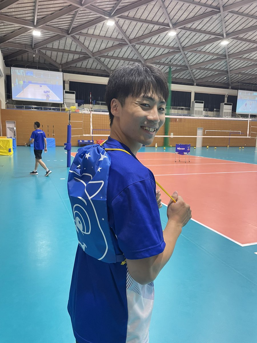 TORAY_ArrowsMEN's tweet photo. ／
𝐓𝐎𝐑𝐀𝐘 𝐀𝐑𝐑𝐎𝐖𝐒 𝐒𝐇𝐈𝐙𝐔𝐎𝐊𝐀
𝐎𝐅𝐅𝐈𝐂𝐈𝐀𝐋 𝐅𝐀𝐍 𝐂𝐋𝐔𝐁

選べる入会特典🎁
＼

PLATINUM・GOLD・REGULAR会員は、3種類の中からお好きな入会特典をお選びいただけます✨

✅ ガジェットポーチ
✅ アロッチのどこでもマット
✅ クリアポーチ付きエコバッグ

さらに、ジュニア会員には「アロッチのナップザック」をご用意しています🎒✨

📅受付開始
8月5日（火）12:00～

🔗詳細はこちら
https://t.co/WbrNEMC0mT

#東レアローズ静岡
#torayarrowsshizuoka 
#大同生命SVリーグ