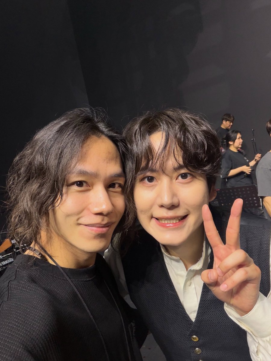 itsmefiraa's tweet photo. #규현 #KYUHYUN 
actionkwanghee IG 📸

북극씬은 경사무대가 없었지만 은태형님과 규현이의 연기로
커버하며 멋진 그림이 나왔습니다👍 https://t.co/ecvOMiF11c