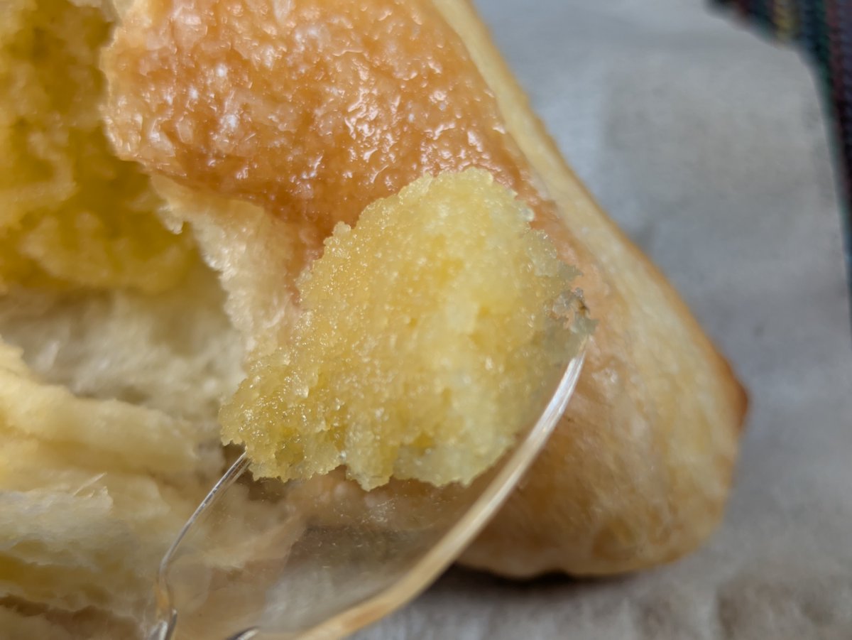 tanboman_sweets's tweet photo. さっくりとした三角レモンパイ
[ローソンにて購入。203円。419kcal。菓子パン。
2026年7月28日発売
製造者 ㈱YKベーキングカンパニー
しっとり生地で、甘々でした～
#さっくりとした三角レモンパイ
#ローソン

『さっくりとした三角レモンパイ』
#アメブロ https://t.co/95RdhAD7cq https://t.co/9Tv1bjkuXI