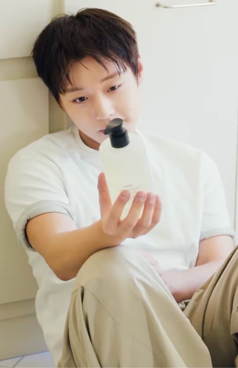JIHUNIJOAH's tweet photo. 바디워시가 부러워짐 ••• https://t.co/3dsABQpAx6
