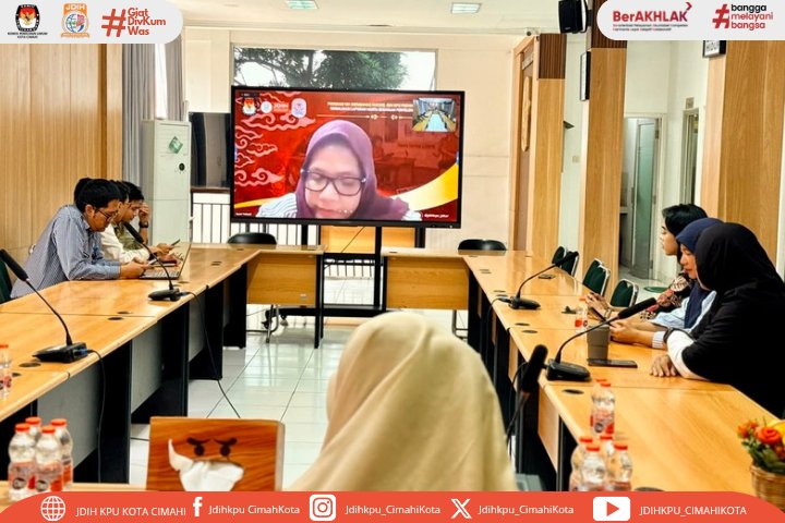 JdihCimahi's tweet photo. Hai #SobatJDIH KPU, Ketua Divisi Hukum dan Pengawasan KPU Kota Cimahi Emsidelva Okasti, Ketua Divisi Teknis Penyelenggaraan Pemilu Yosi Sundansyah, Kasubbag Teknis Penyelenggaraan Pemilu dan Hukum Wina Winiarti beserta Staf dan para CPNS Sekretariat KPU Kota Cimahi mengikuti MH https://t.co/6fuLYvS81E