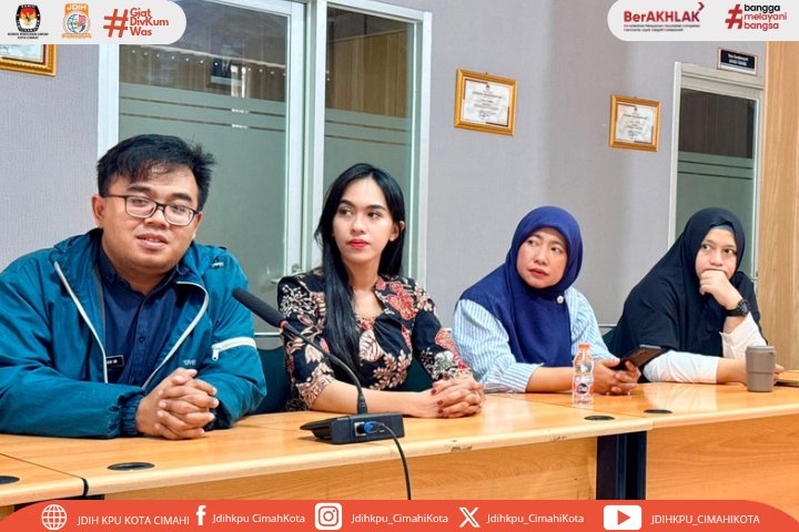 JdihCimahi's tweet photo. Hai #SobatJDIH KPU, Ketua Divisi Hukum dan Pengawasan KPU Kota Cimahi Emsidelva Okasti, Ketua Divisi Teknis Penyelenggaraan Pemilu Yosi Sundansyah, Kasubbag Teknis Penyelenggaraan Pemilu dan Hukum Wina Winiarti beserta Staf dan para CPNS Sekretariat KPU Kota Cimahi mengikuti MH https://t.co/6fuLYvS81E