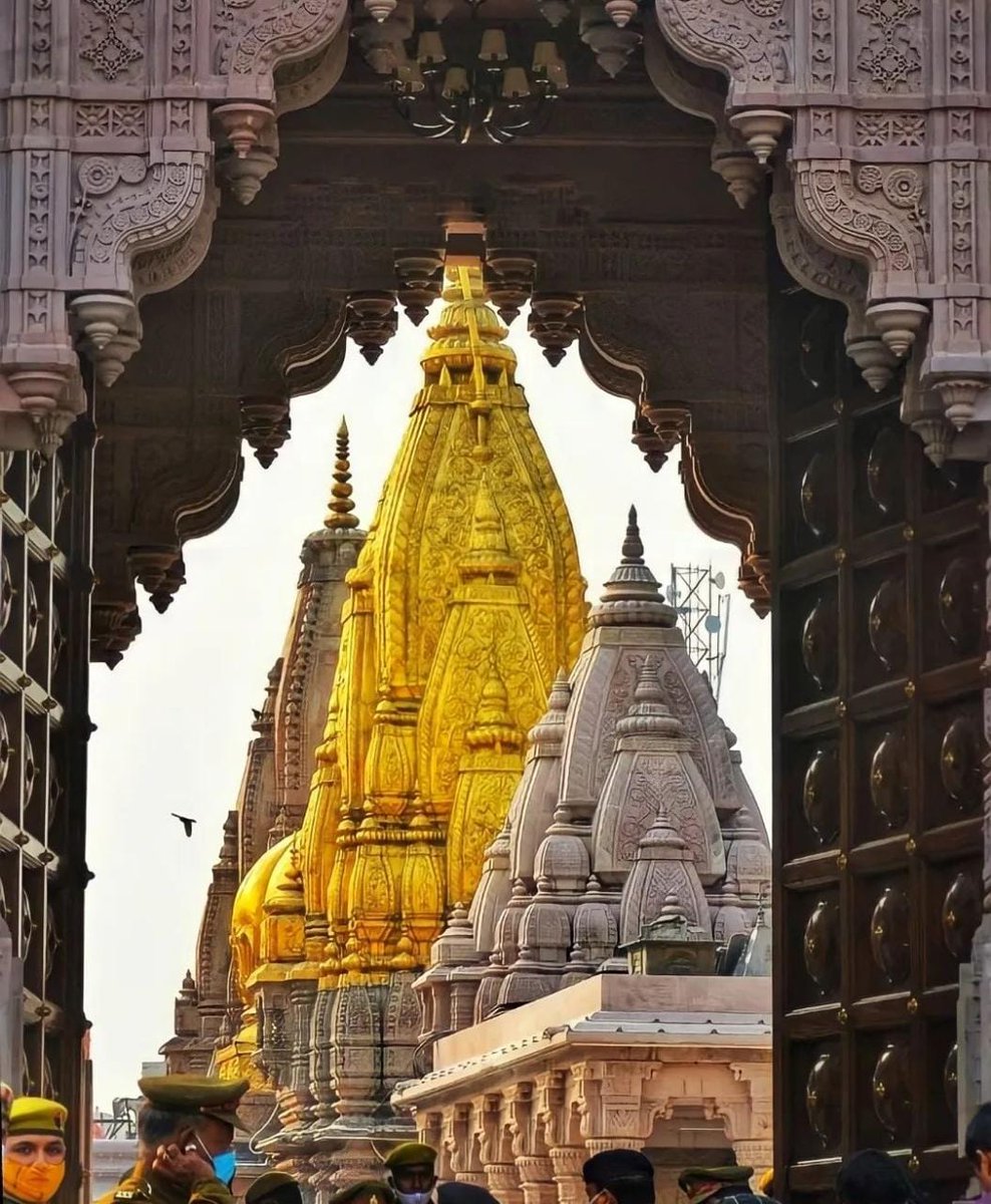 ashutosh0506's tweet photo. On auspicious 1st day of Savan month wishing  may lord Mahadev Maa Paravarti shower blessings of happiness and good health on you and family 
Har Har Mahadev 🌸🙏🌸

#श्रावण_मास https://t.co/fgyfoQj7jS