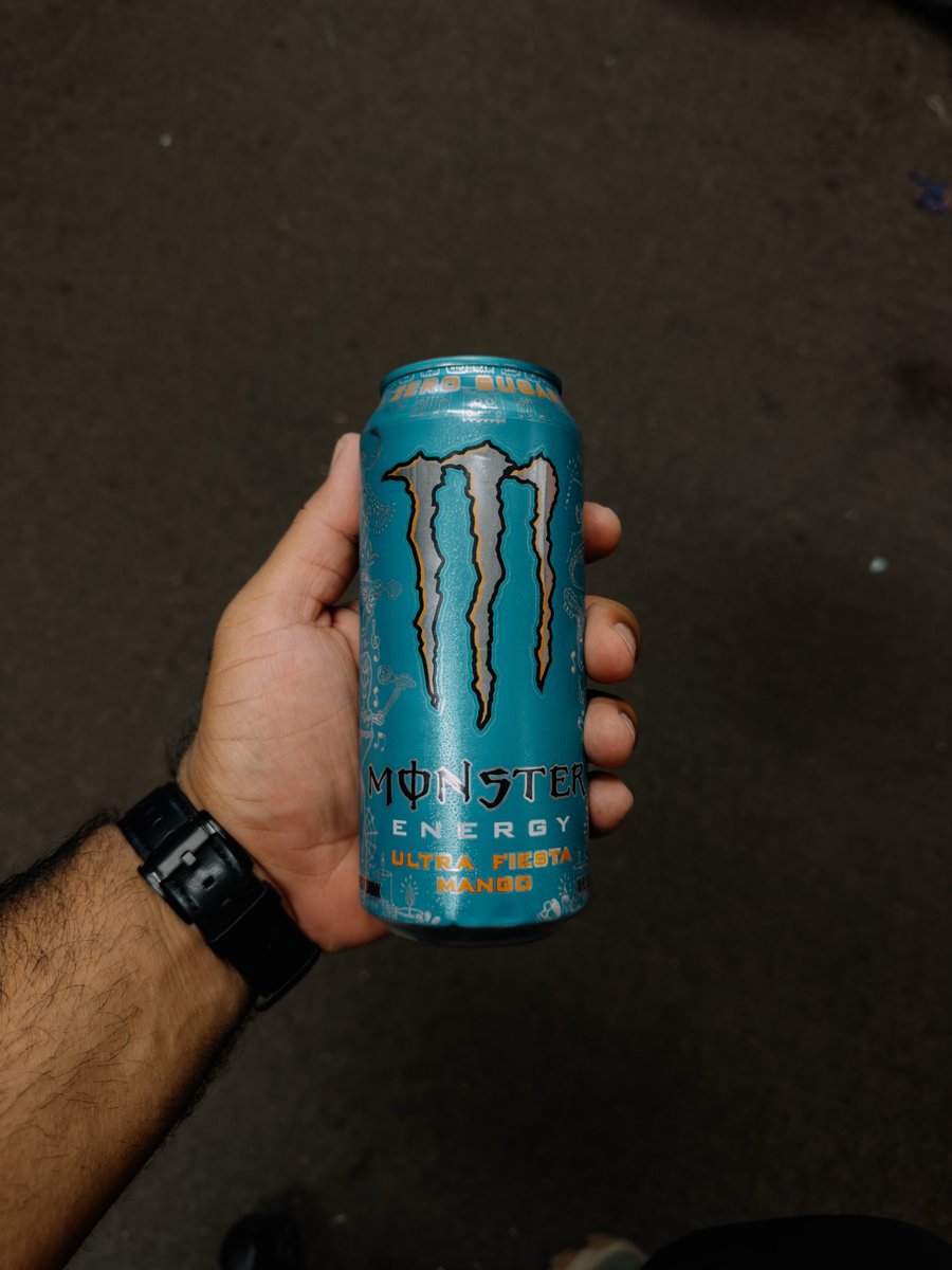 BenyComeBack's tweet photo. This is my favorite angle whenever something is in my hand. https://t.co/iMTf7QZzWn