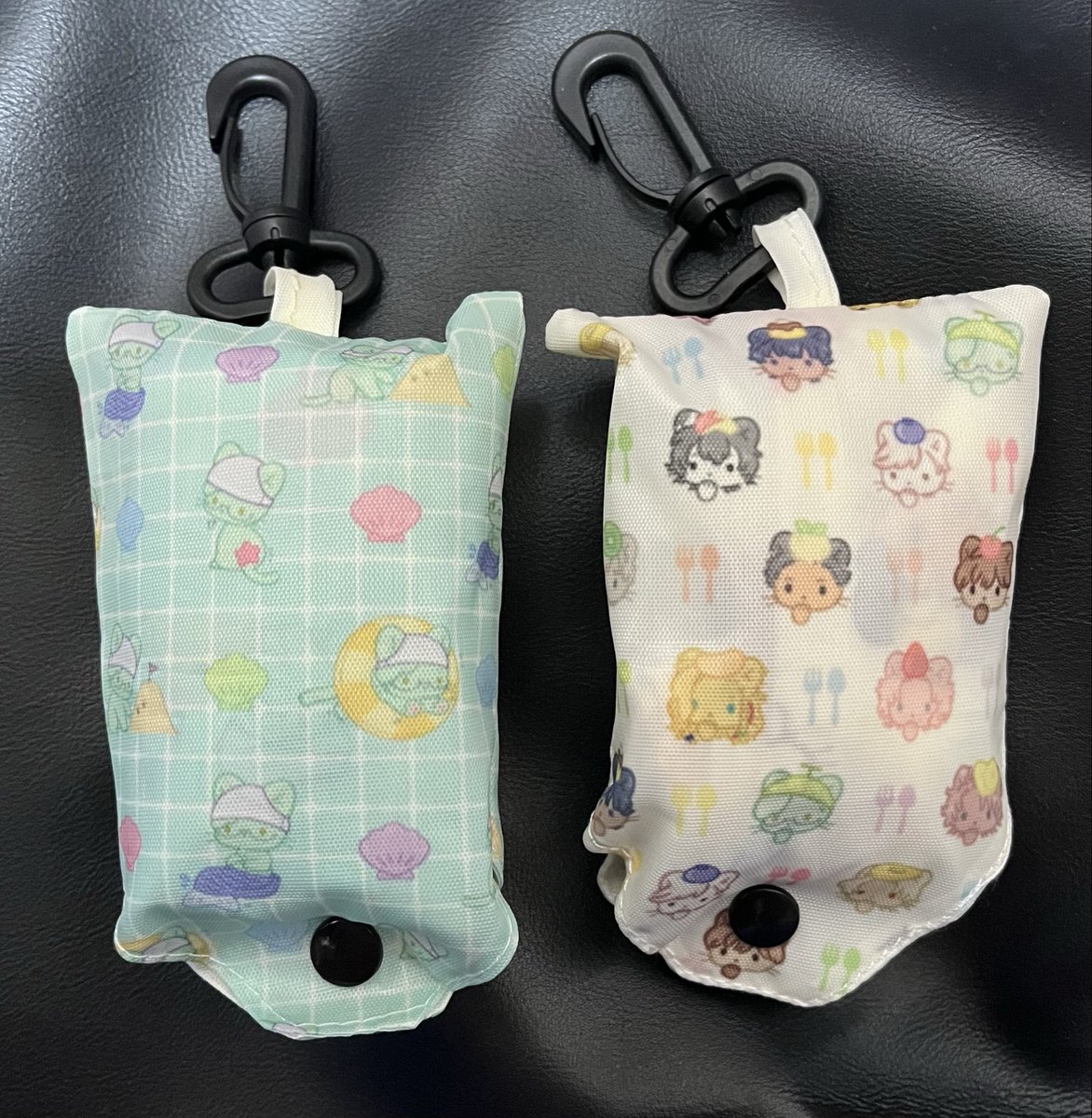 Goodbyemomoko's tweet photo. エコバッグの画像を差し替えております！
A4用紙と比べると画像4枚目の通りです。
ルルブがすっぽり入ってしまってびっくりしました！
大量の買い物にも重宝できそう！ https://t.co/gd4TQyS5Lo