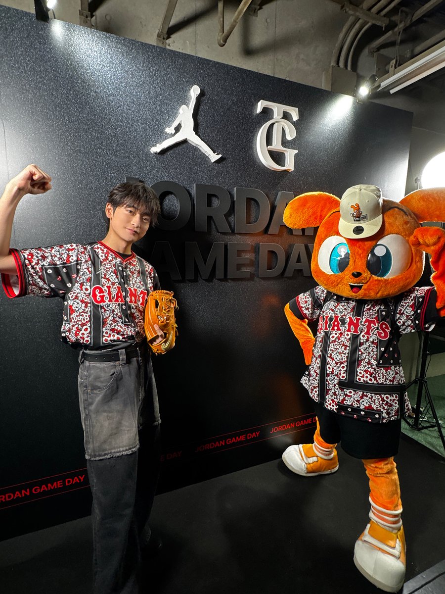 app_pia's tweet photo. 高橋文哉が東京ドーム始球式で圧巻のノーバン投球！ 映画『ブルーロック』をアピール
https://t.co/hrlvmcREvv

#ブルーロック #高橋文哉 https://t.co/i6kAKlvkRQ