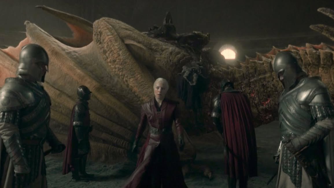 Aurora_verdit's tweet photo. Rhaenyra not even taking a second to check on Syrax’s neck had me so annoyed.

Girl… check on your dragon first! https://t.co/6hFGsbbSBk