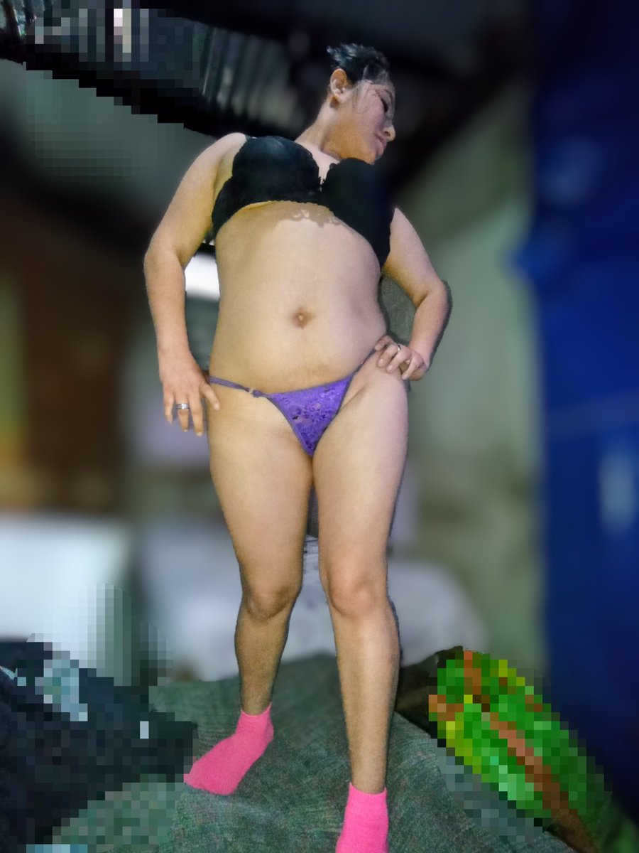 flofi12k's tweet photo. Me gusta el color de mi tanga 😋🍓🍫 https://t.co/uczfOqoCR2